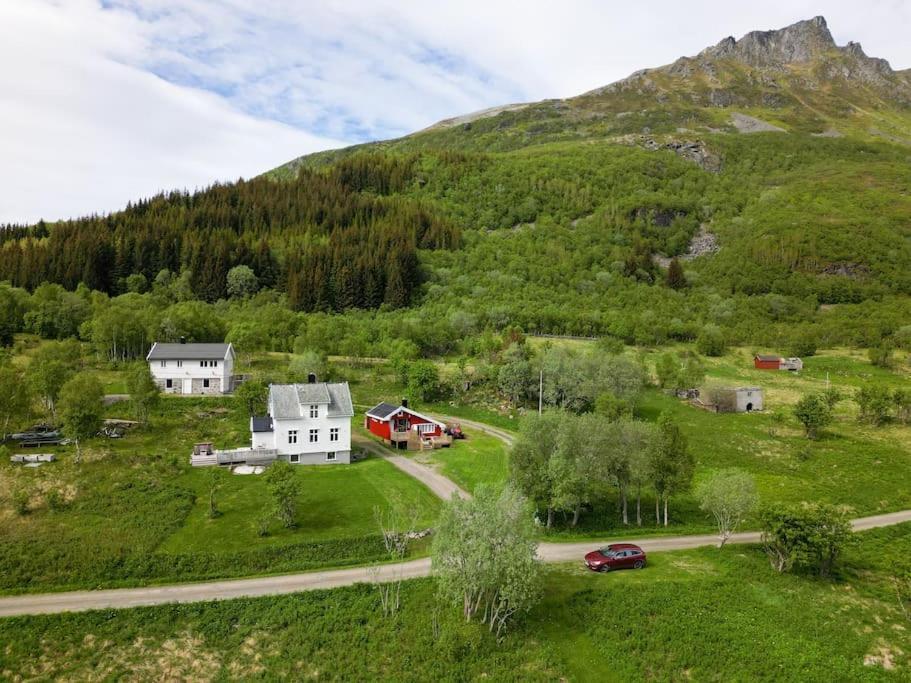 The Little Red Cabin Lofoten Urda 外观 照片